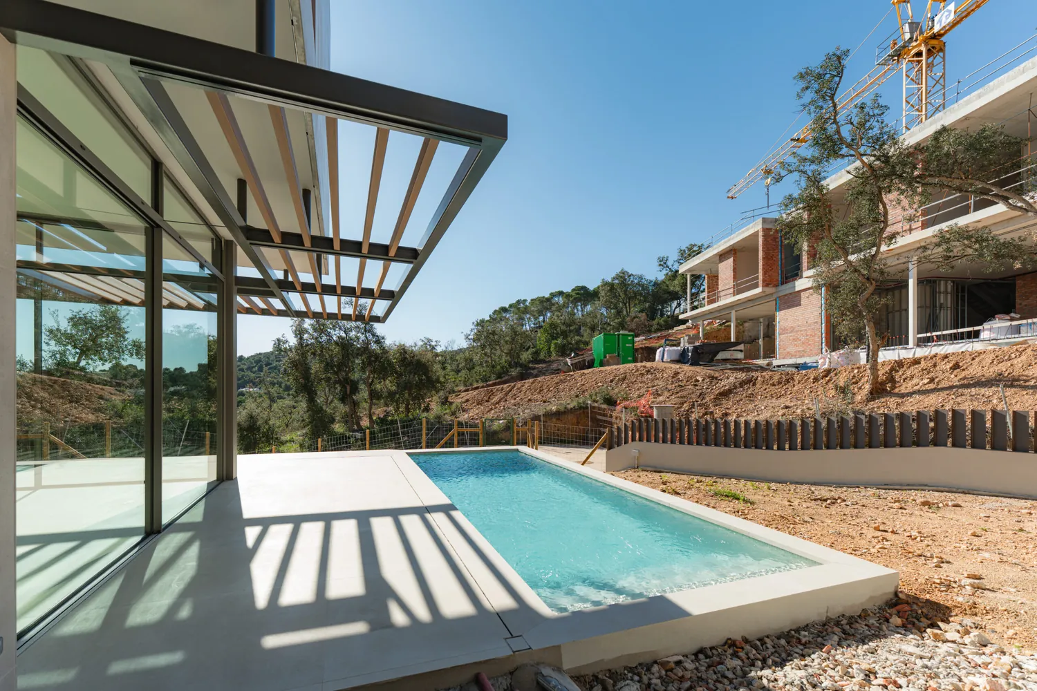 Private infinity pool and solarium
