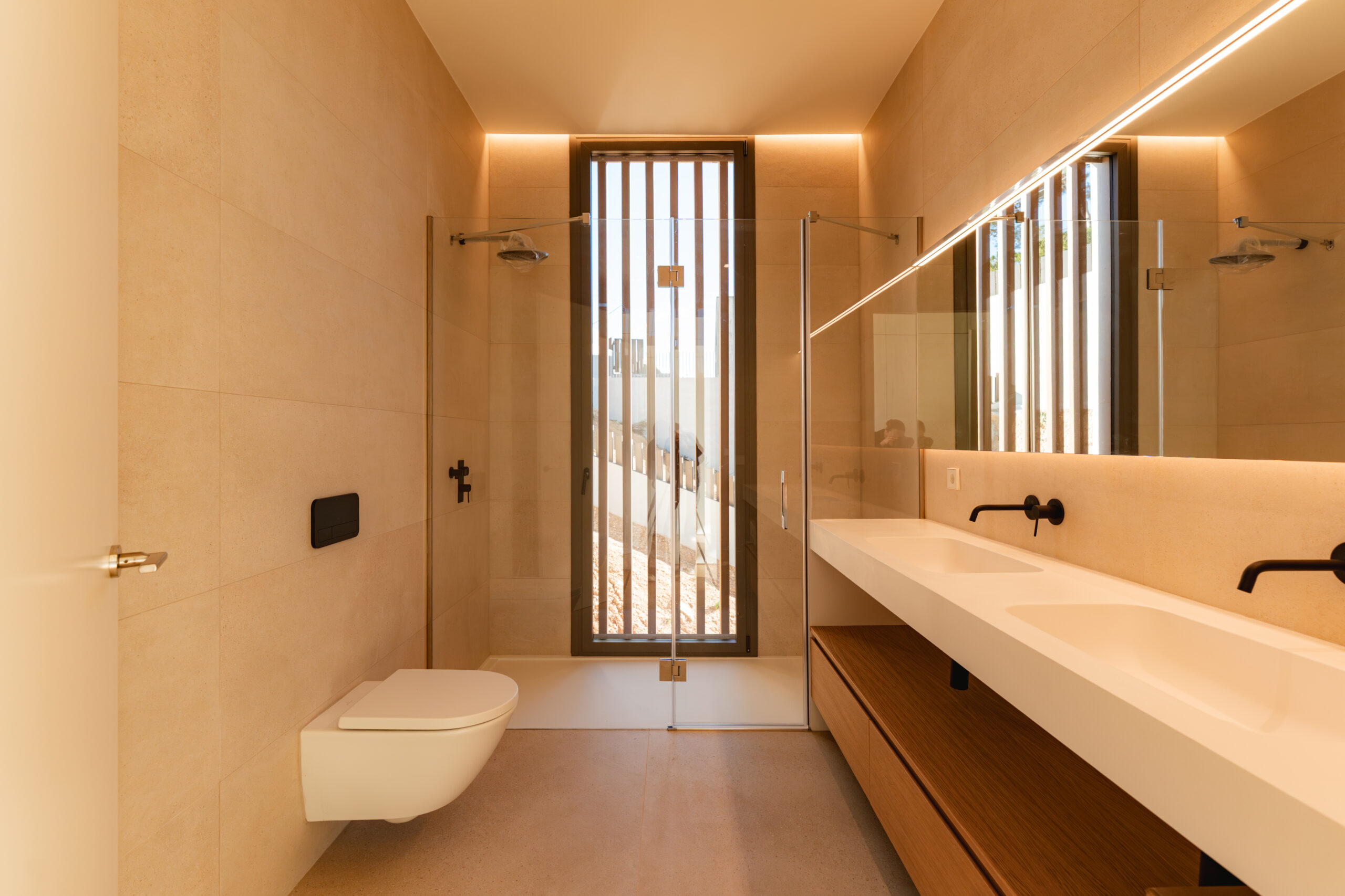 Ensuite bathroom