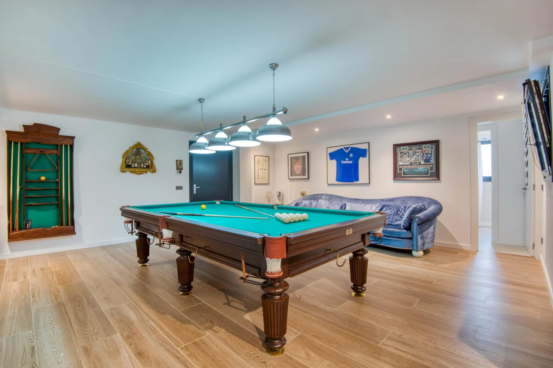 Billiards and games room