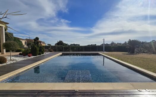 Casa con piscina y vistas al mar, Els Pinarés