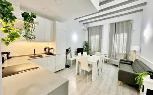 Renovated Townhouse for Sale in Blanes Centre, 150m from the Beach