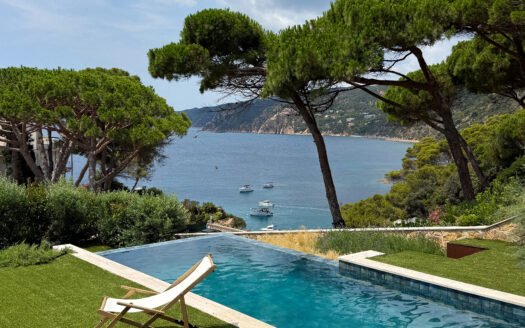 Casa Port Salvi — Six-Bedroom Villa above the Cove, Sant Feliu de Guíxols